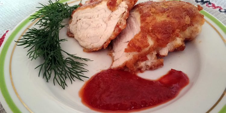 Необычный рецепт приготовления курицы на сковороде в хрустящем сырном кляре