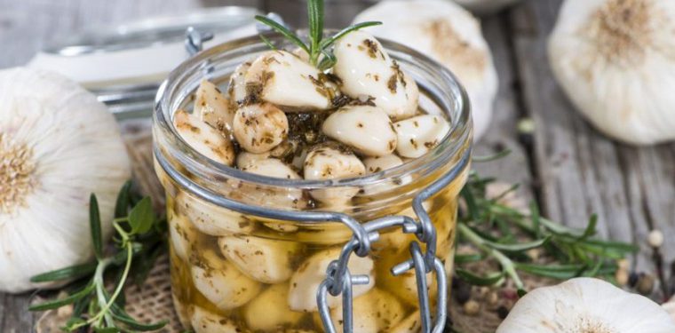 Как приготовить маринованный чеснок на зиму – только самые вкусные рецепты
