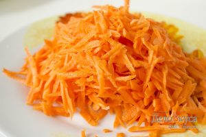 Суп рассольник: Морковку натереть на терке