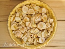 Яблочный пирог Марины Цветаевой: Распределить яблоки по форме