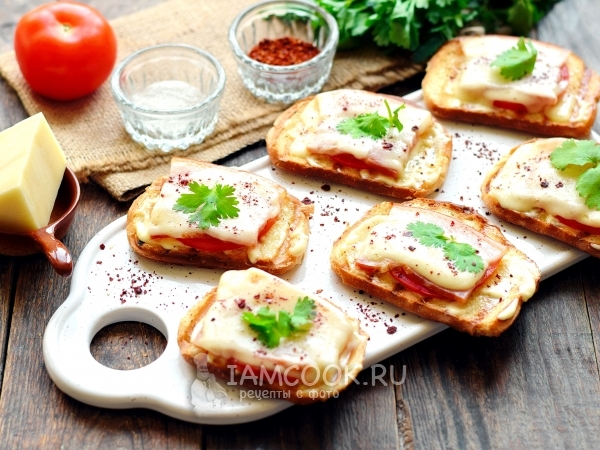 Бутерброды с беконом, помидором и сыром — рецепт с фото пошагово