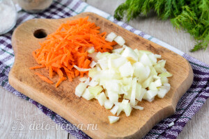 Режим лук и трем морковь на терке
