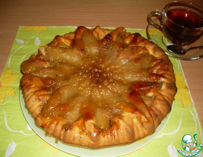 Рецепт: Пирог-перевертыш с грушами и орехами
