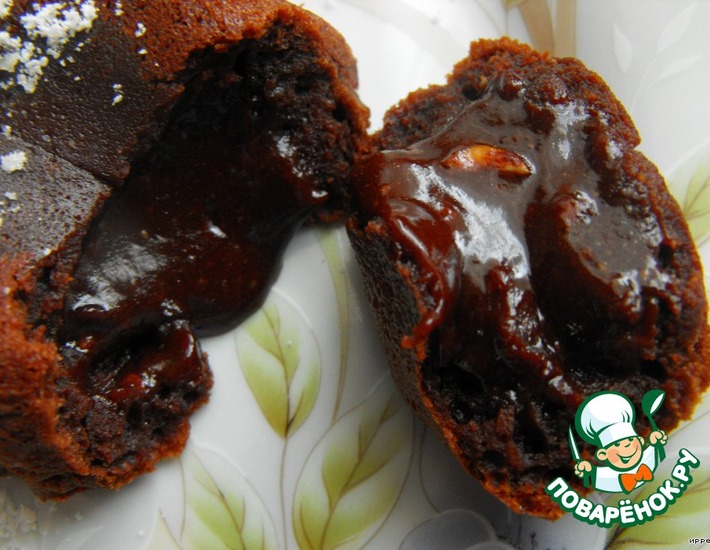 Рецепт: Теплое шоколадное пирожное с жидкой начинкой