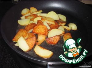 Жареная картошка с сосисками — пошаговые рецепты с фото