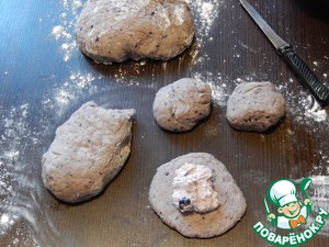 Пирожки с черникой из дрожжевого теста - пошаговый рецепт с фото