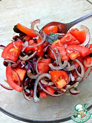 Салат с помидорами и фасолью - пикантная новинка для каждого застолья: рецепт с фото и видео