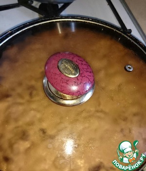 Грибы в сметанном соусе на сковороде рецепт с фото пошагово