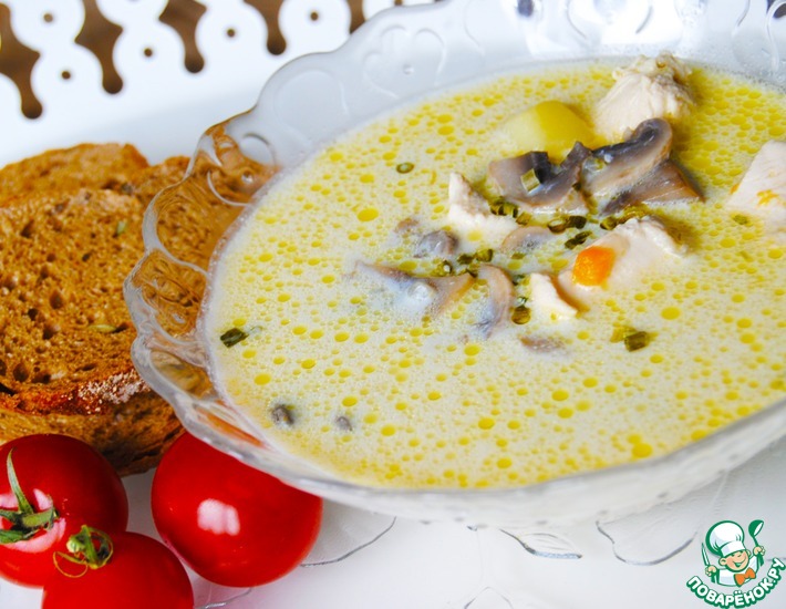 Рецепт: Суп с шампиньонами, плавленым сыром и курицей