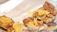 Фото приготовления рецепта: Говяжья печень с яблоками и луком (по-берлински) - шаг №12
