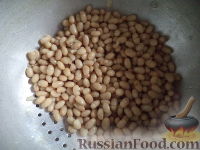 Фото приготовления рецепта: Винегрет с фасолью и солеными огурцами - шаг №2