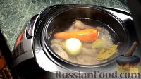 Фото приготовления рецепта: Холодец из курицы, без желатина (в мультиварке) - шаг №6