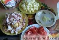 Фото приготовления рецепта: Салат «Аппетит» с курицей, сыром и помидорами - шаг №2