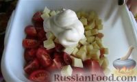 Фото приготовления рецепта: Салат «Аппетит» с курицей, сыром и помидорами - шаг №4