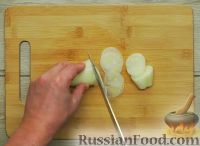 Фото приготовления рецепта: Салат с адыгейским сыром и помидорами, по-сицилийски - шаг №7