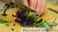 Фото приготовления рецепта: Салат с адыгейским сыром и помидорами, по-сицилийски - шаг №9