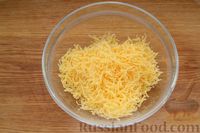 Фото приготовления рецепта: Сырный суп с сырными шариками - шаг №3