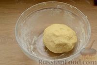Фото приготовления рецепта: Пирог с курицей, картофелем и грибами - шаг №4