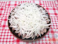 Фото приготовления рецепта: Селёдка с луком в горчичном маринаде - шаг №5