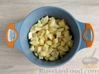 Фото приготовления рецепта: Картофель, тушенный с копчёной грудинкой - шаг №6