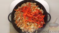 Фото приготовления рецепта: Лапша удон с курицей и овощами в соусе терияки - шаг №11