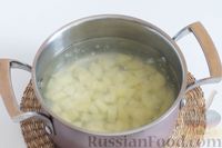 Фото приготовления рецепта: Гречневый суп с картофелем и шампиньонами - шаг №4