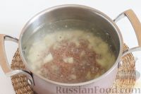 Фото приготовления рецепта: Гречневый суп с картофелем и шампиньонами - шаг №5