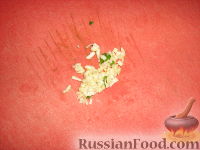 Фото приготовления рецепта: Салат из осьминога с картофелем - шаг №7