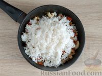 Фото приготовления рецепта: Рис с морепродуктами и овощами - шаг №11