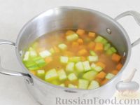 Фото приготовления рецепта: Тыквенно-кабачковый суп-пюре с фрикадельками - шаг №4
