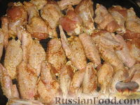Фото приготовления рецепта: Куриные крылышки на гриле - шаг №2