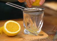 Фото приготовления рецепта: Меренговый рулет с лимонным курдом и взбитыми сливками - шаг №11