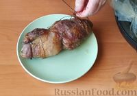 Фото приготовления рецепта: Рулет из свиной пашины с чесноком и специями - шаг №10