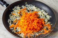 Фото приготовления рецепта: Булгур с помидорами, морковью и луком - шаг №8