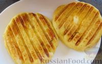 Фото к рецепту: Картофельные зразы с фаршем и сыром (на сковороде-гриль)