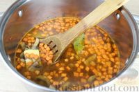 Фото приготовления рецепта: Суп с консервированной фасолью, грибами, беконом и сыром - шаг №11
