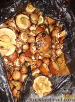 Фото приготовления рецепта: Жареная картошка с грибами маслятами и сметаной - шаг №1