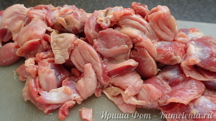 Приготовление рецепта Куриные желудки тушеные с картофелем шаг 2