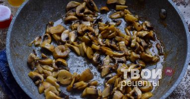 Салат "Рафаэлло" с мясом и грибами – кулинарные рецепты