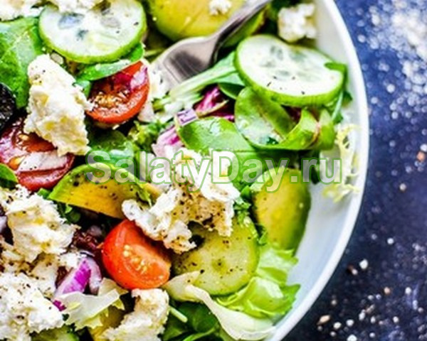 Салат со шпинатом, черри, огурцом и авокадо – здоровье в каждой ложке!