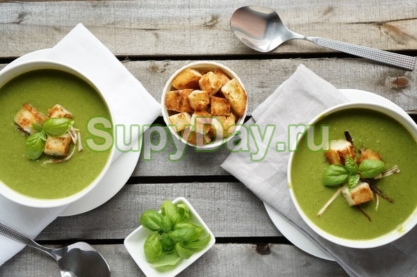 Зеленый витаминный суп-пюре из горбуши