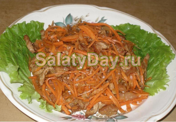 Салат из свежей капусты и моркови и свинины «Корейский салат со свининой»