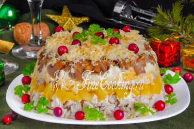 Приготовьте этот простой и вкусный салатик на праздничный стол (скоро ведь Православное Рождество), гости и домашние будут в восторге!