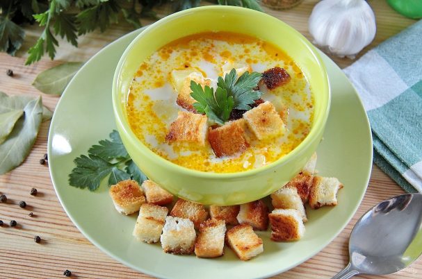 Суп с курицей, рисом и плавленым сыром