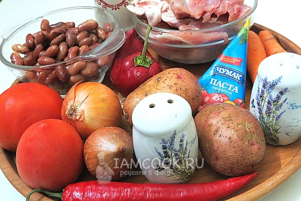 Ингредиенты для тушеной картошки с фасолью и мясом