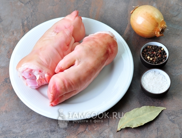 Ингредиенты для свиных ножек, запеченных в духовке