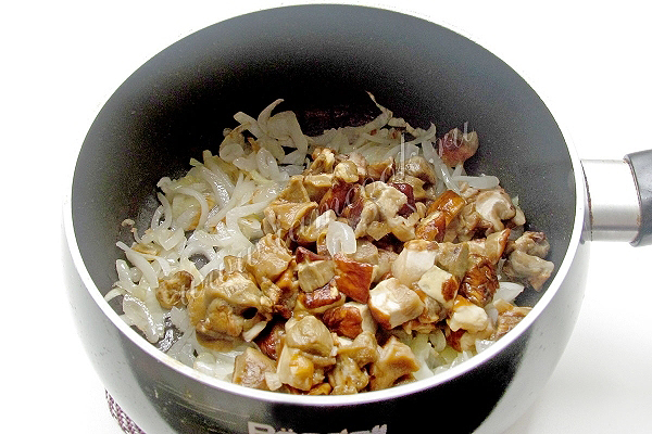 Вкуснейший жюльен из белых грибов: быстрый и простой рецепт