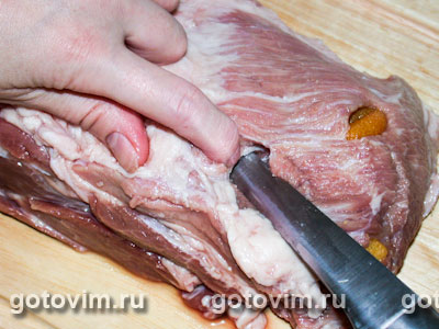 Мясо, запеченное с черносливом и курагой, Шаг 01