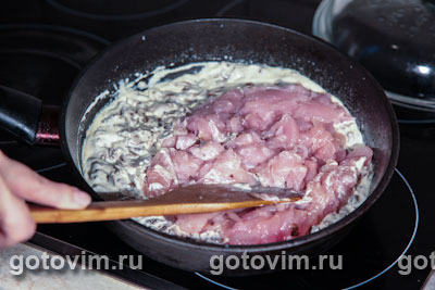 Пирог с курицей в сливочно-грибном соусе, Шаг 05
