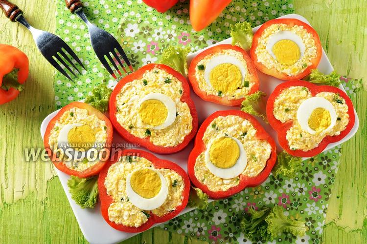 Фото Перец фаршированный яйцом и сыром
